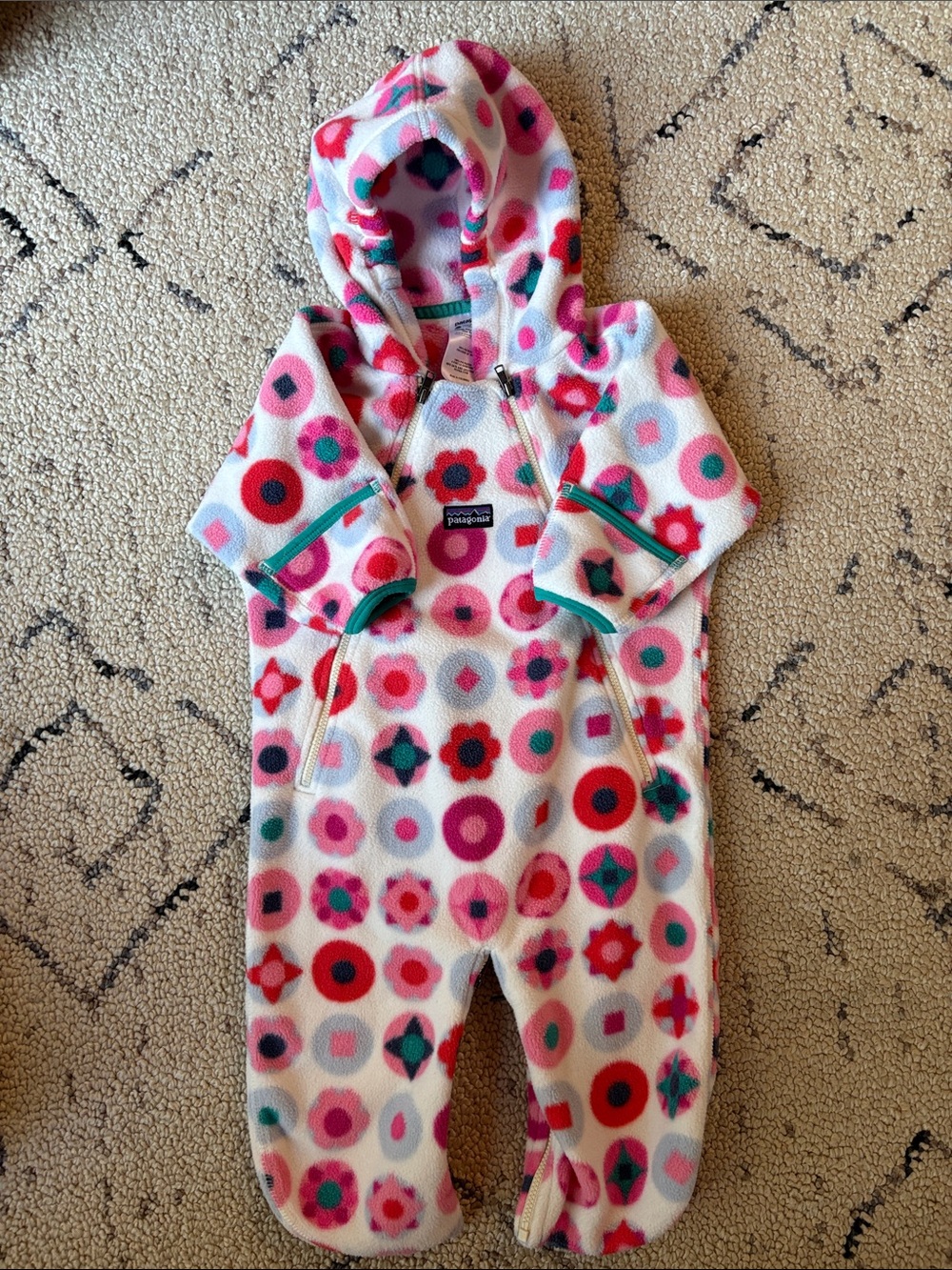 Patagonia Baby Fleece Bunting Suit 6M Pink Geo Print Hooded